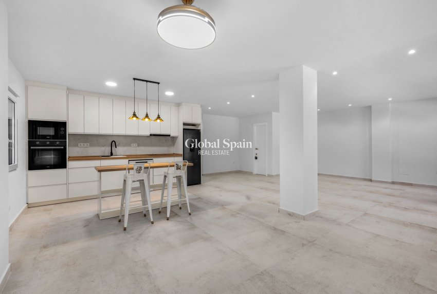 Venta - APARTAMENTO -
TORREVIEJA - Playa del Acequión