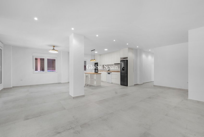 Venta - APARTAMENTO -
TORREVIEJA - Playa del Acequión
