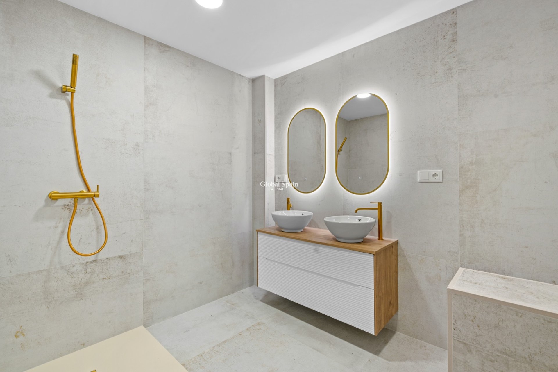 Venta - APARTAMENTO -
TORREVIEJA - Playa del Acequión