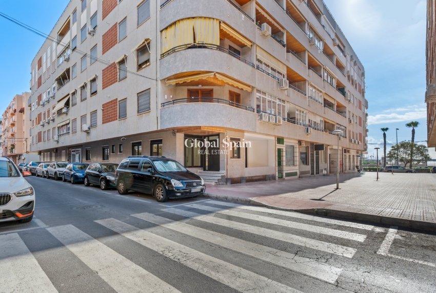 Venta - APARTAMENTO -
TORREVIEJA - Playa del Acequión