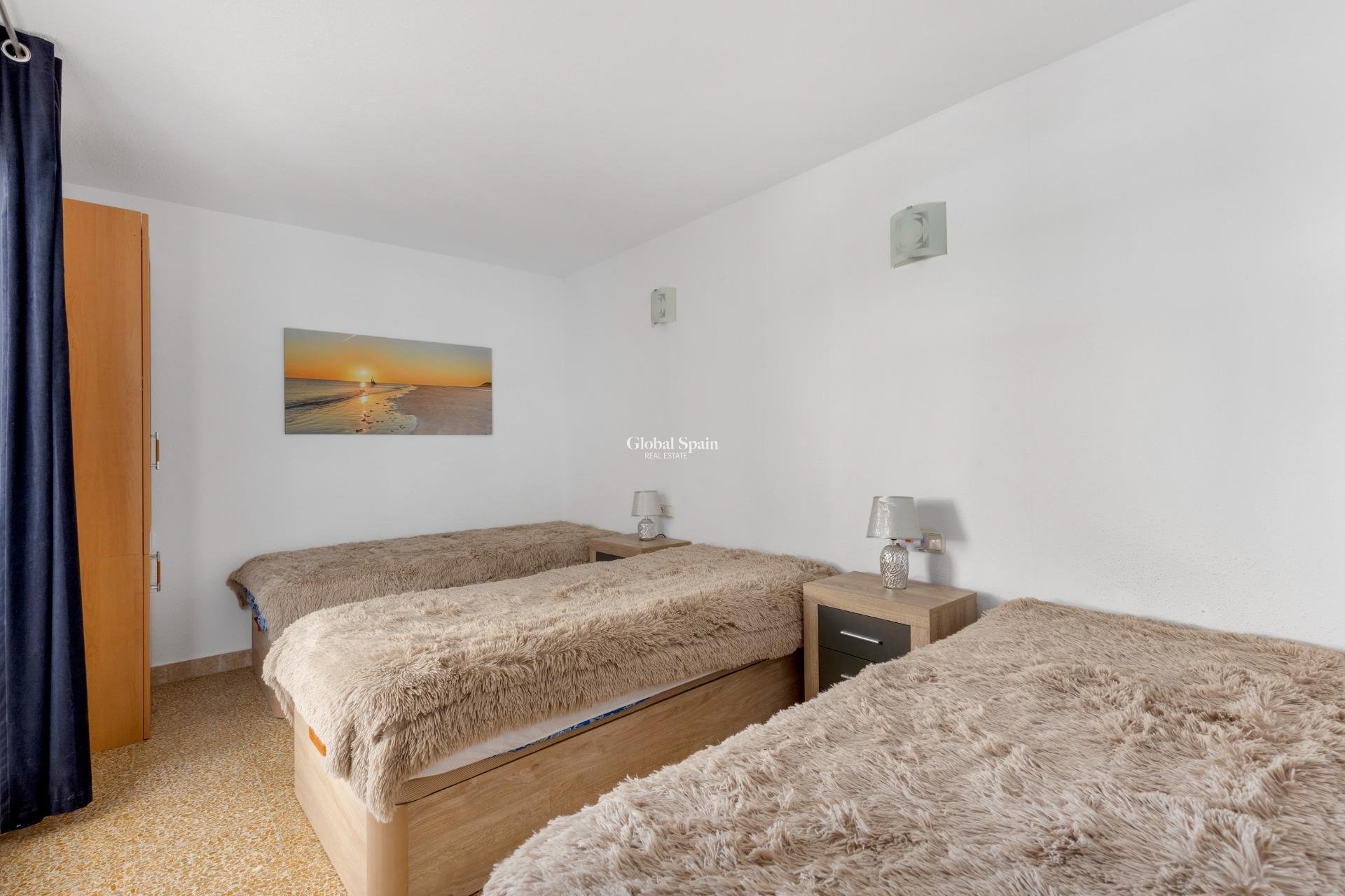 Venta - APARTAMENTO -
TORREVIEJA - Playa del cura