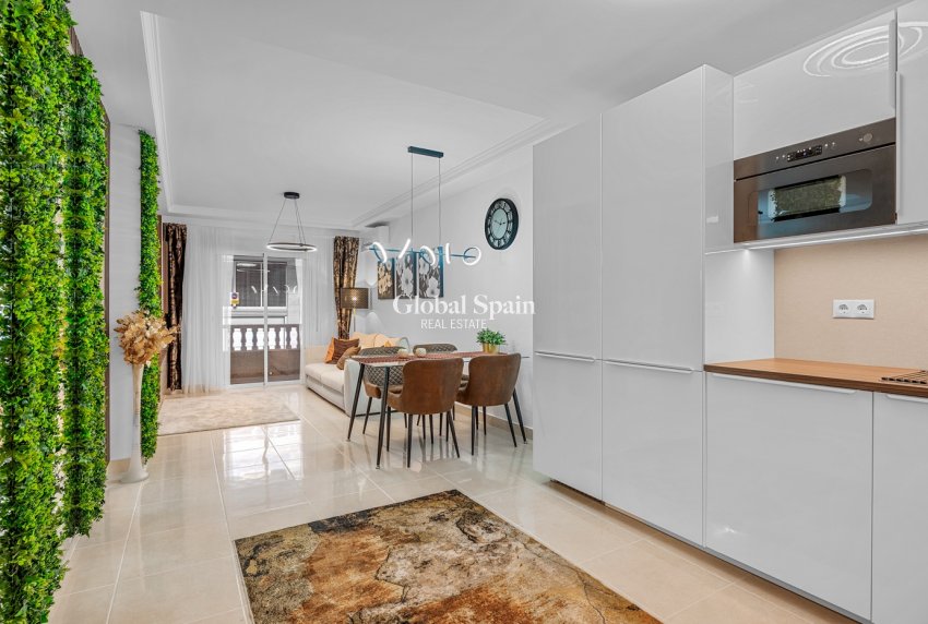 Venta - Apartamento -
TORREVIEJA - Playa del Cura