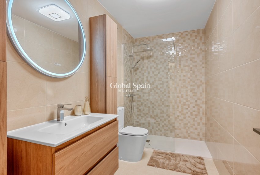 Venta - Apartamento -
TORREVIEJA - Playa del Cura