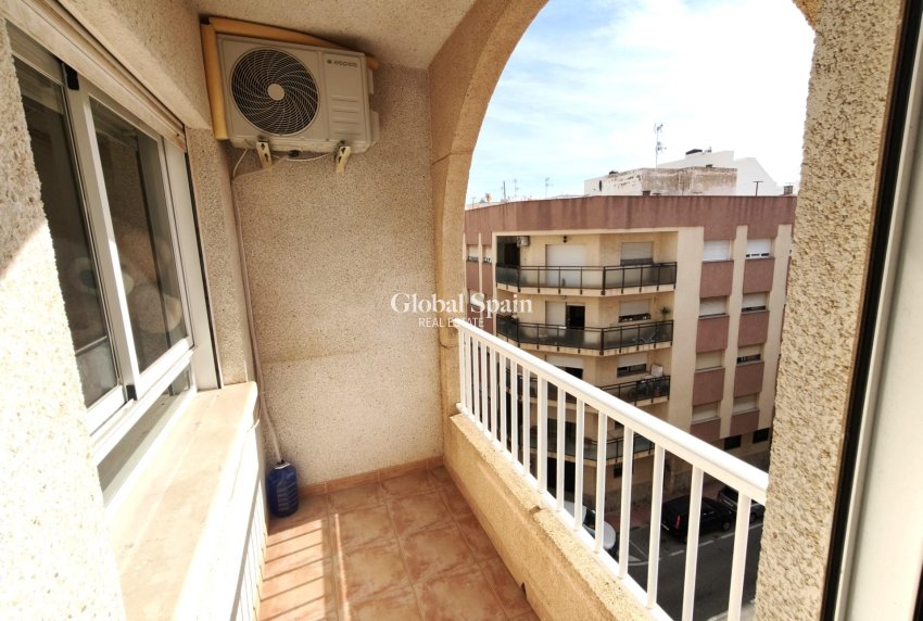 Venta - APARTAMENTO -
TORREVIEJA - Playa del Cura