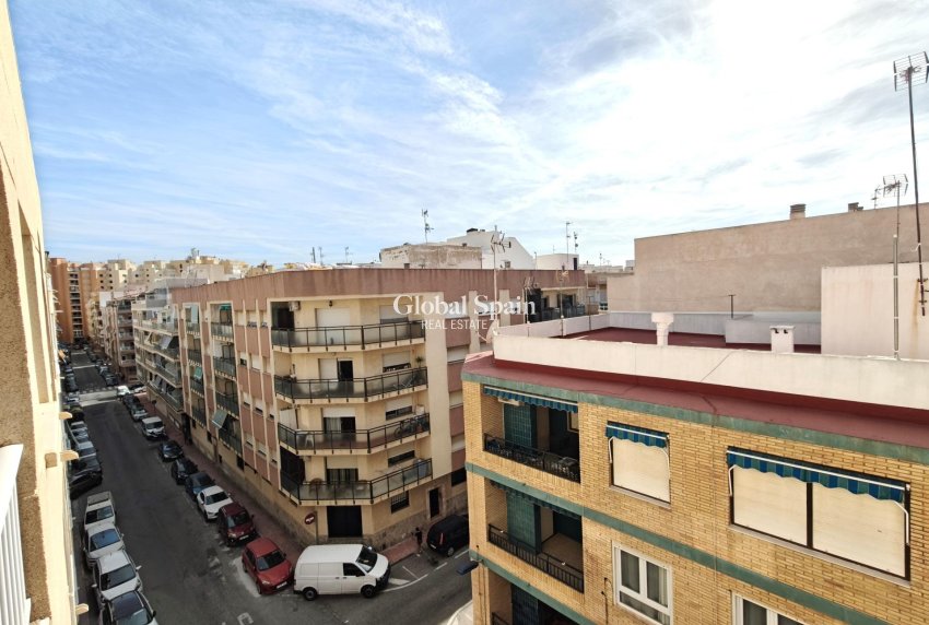 Venta - APARTAMENTO -
TORREVIEJA - Playa del Cura