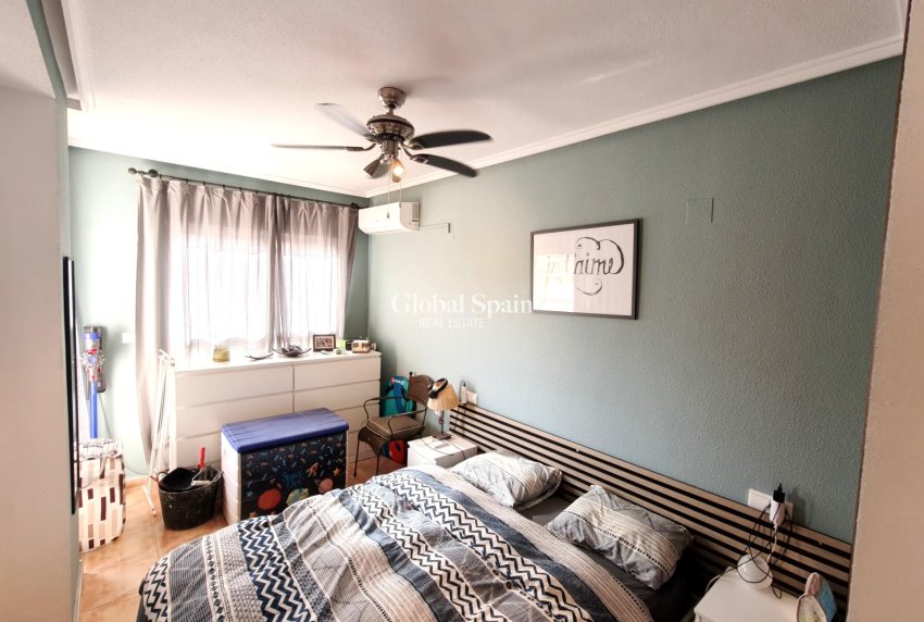 Venta - APARTAMENTO -
TORREVIEJA - Playa del Cura