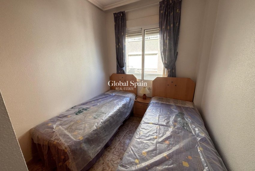 Venta - APARTAMENTO -
TORREVIEJA - Playa del Cura