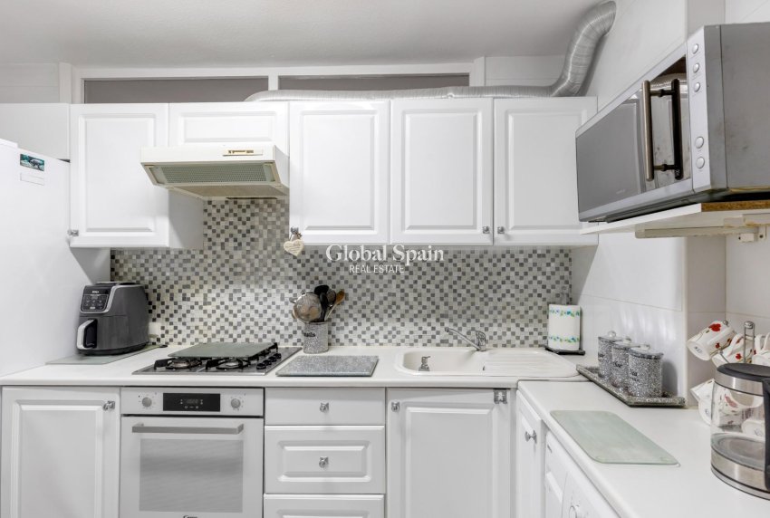 Venta - APARTAMENTO -
TORREVIEJA - Playa del Cura