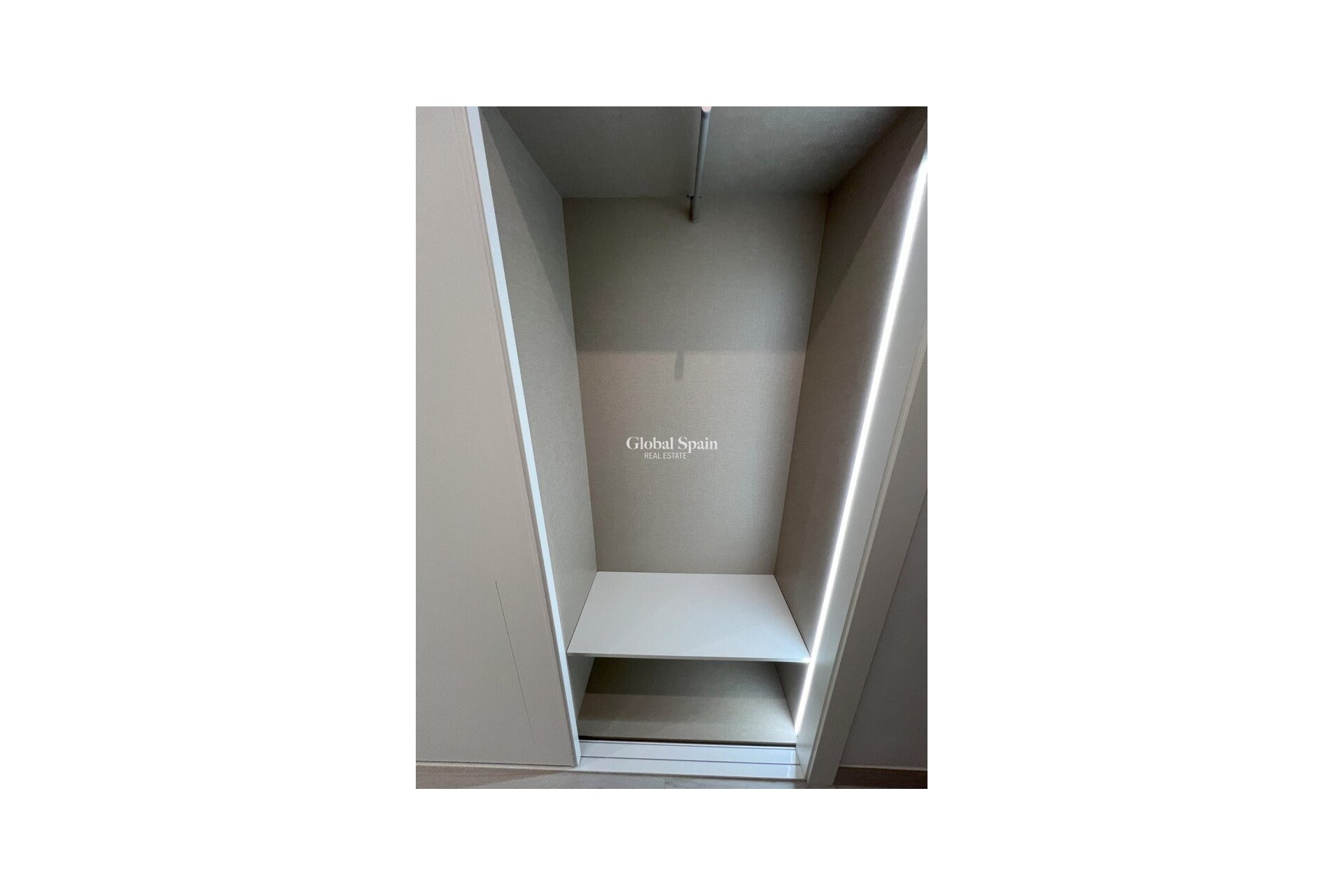 Venta - APARTAMENTO -
TORREVIEJA - Playa del Cura