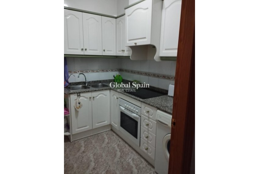 Venta - APARTAMENTO -
TORREVIEJA - Playa del Cura