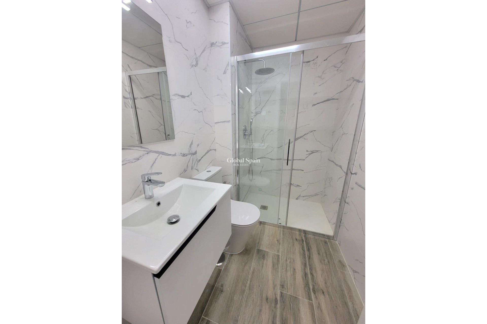 Venta - APARTAMENTO -
TORREVIEJA - Playa del Cura