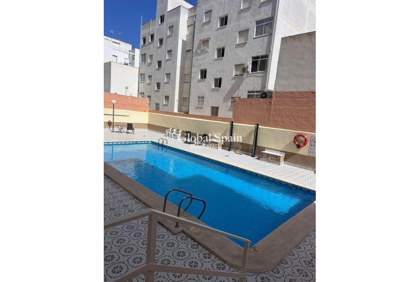 Venta - APARTAMENTO -
TORREVIEJA - Playa del Cura