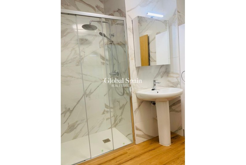 Venta - APARTAMENTO -
TORREVIEJA - Playa del Cura