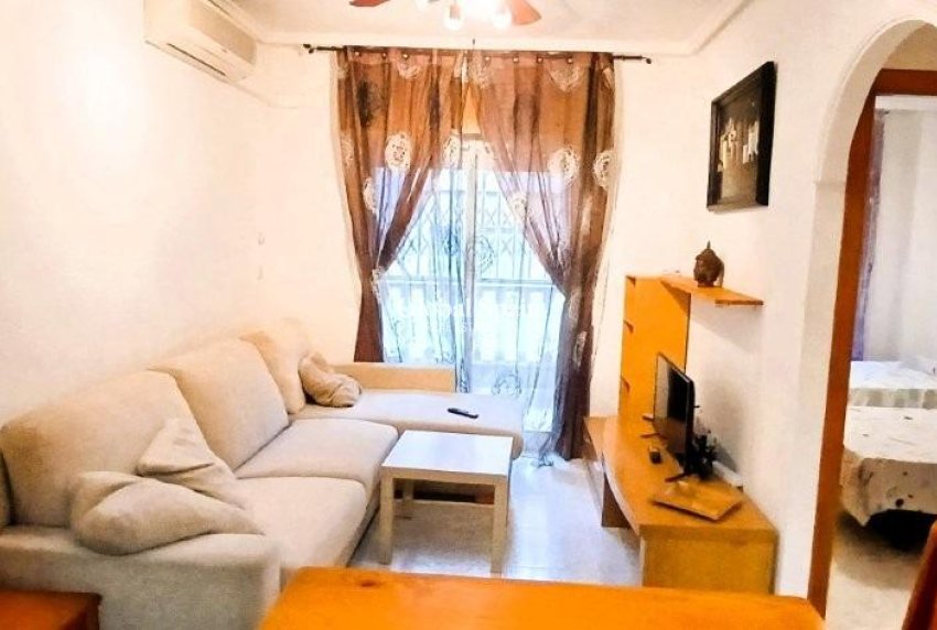 Venta - APARTAMENTO -
TORREVIEJA - Playa del Cura