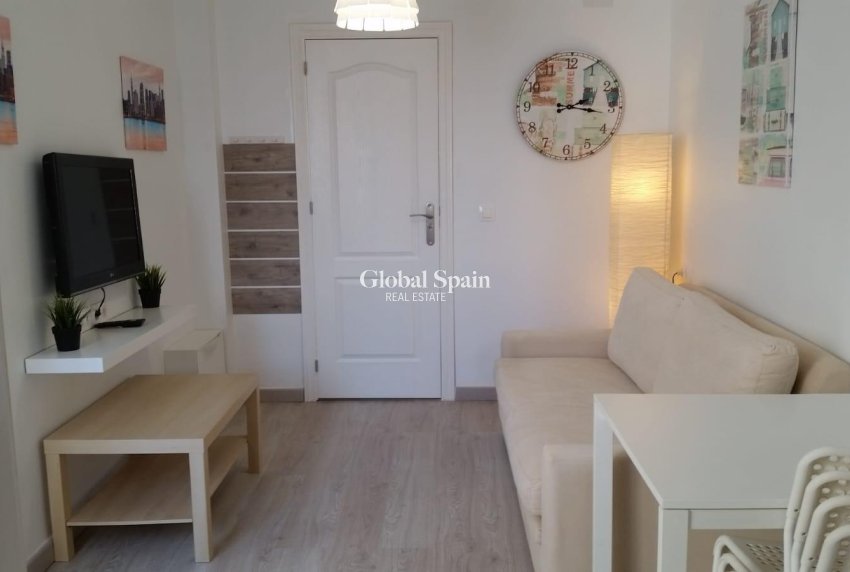 Venta - APARTAMENTO -
TORREVIEJA - Playa del Cura