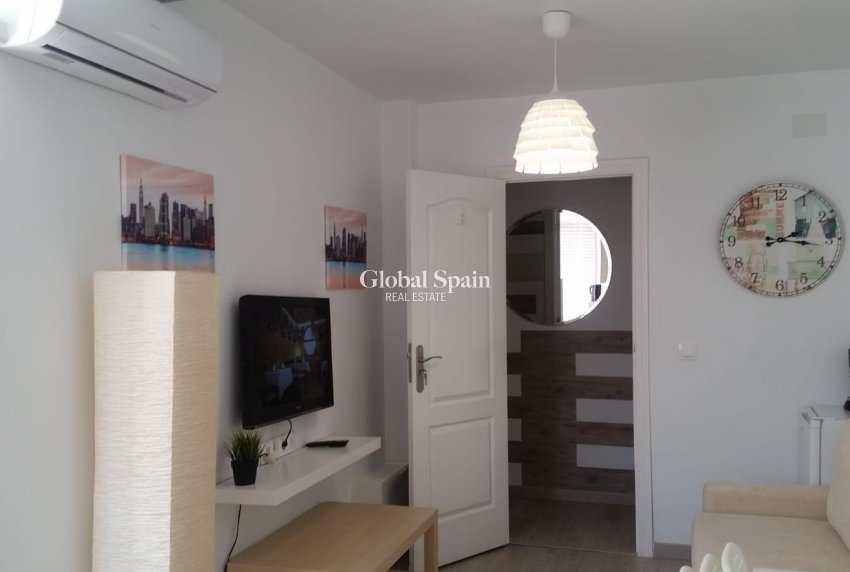 Venta - APARTAMENTO -
TORREVIEJA - Playa del Cura
