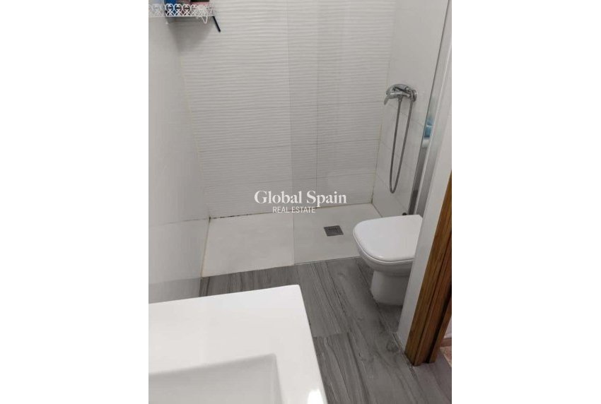 Venta - APARTAMENTO -
TORREVIEJA - Playa del Cura