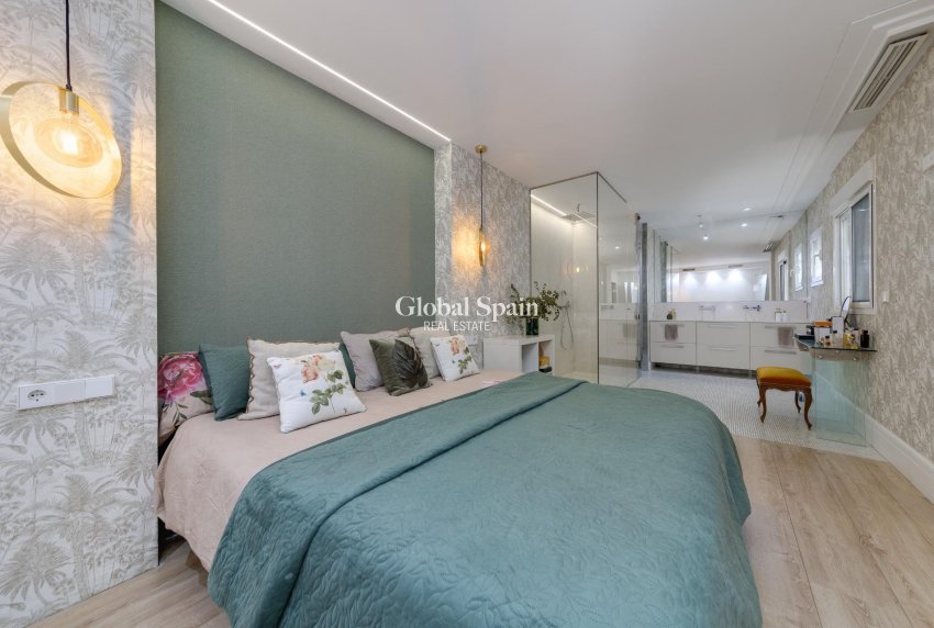 Venta - APARTAMENTO -
TORREVIEJA - Playa del Cura