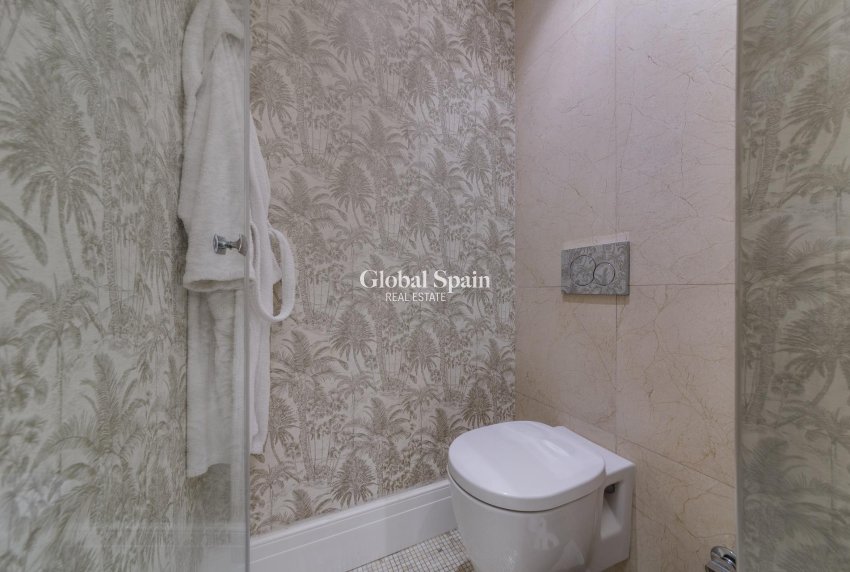 Venta - APARTAMENTO -
TORREVIEJA - Playa del Cura