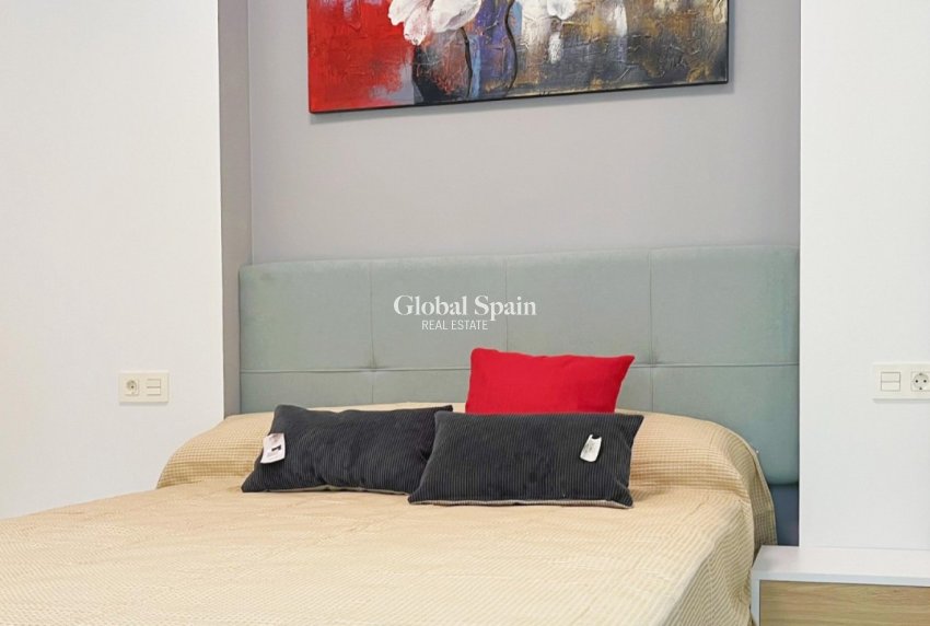 Venta - APARTAMENTO -
TORREVIEJA - Playa del Cura