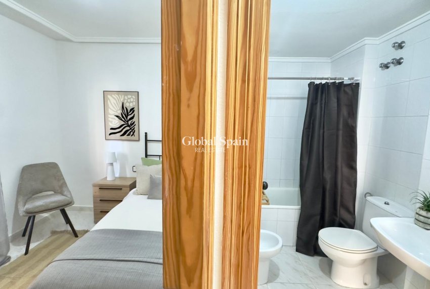 Venta - APARTAMENTO -
TORREVIEJA - Playa del Cura