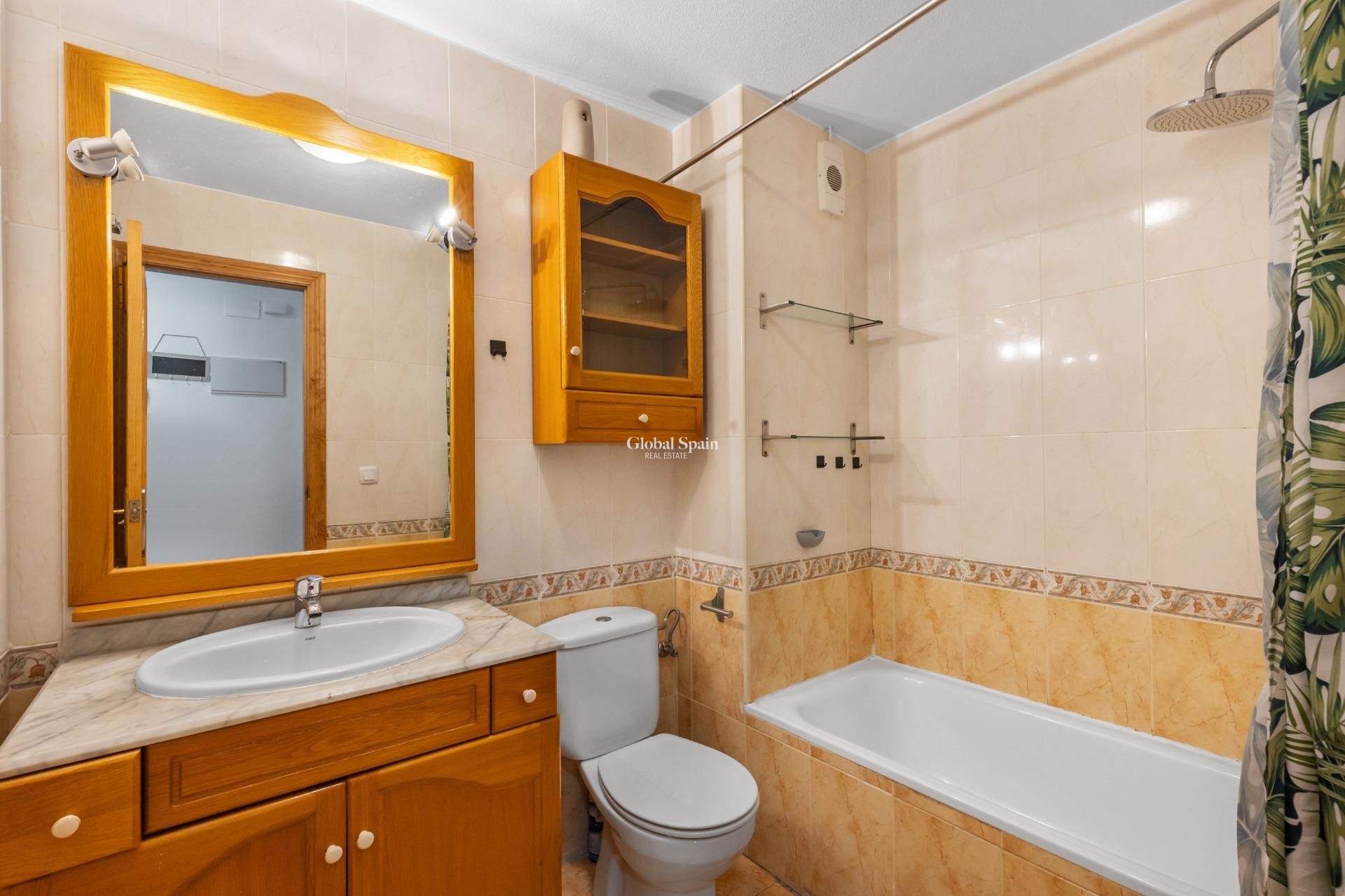 Venta - APARTAMENTO -
TORREVIEJA - Playa del cura