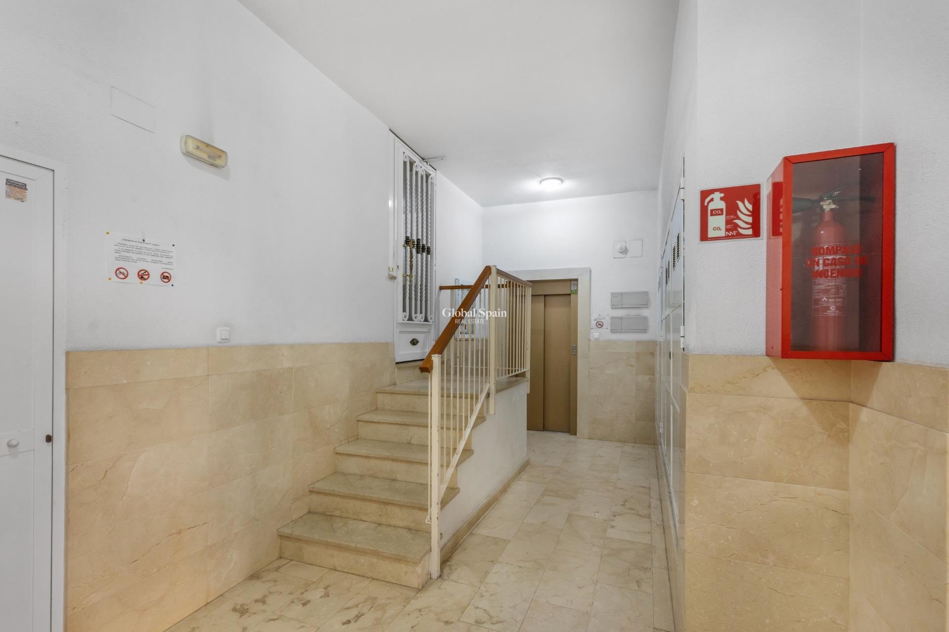 Venta - APARTAMENTO -
TORREVIEJA - Playa del cura