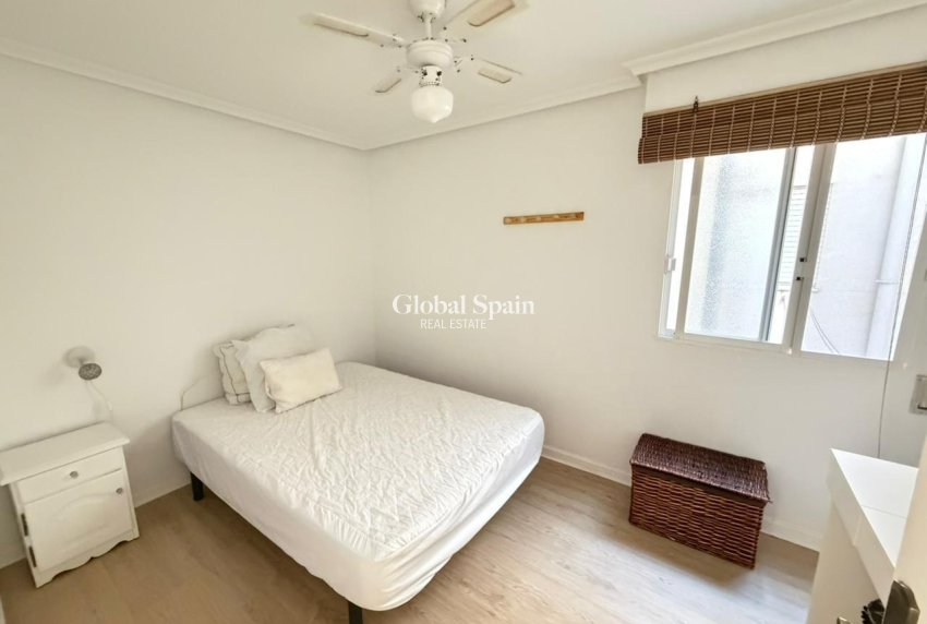 Venta - APARTAMENTO -
TORREVIEJA - Playa del Cura