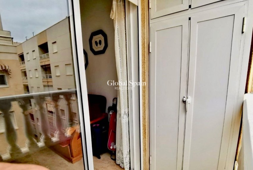 Venta - APARTAMENTO -
TORREVIEJA - Playa del cura