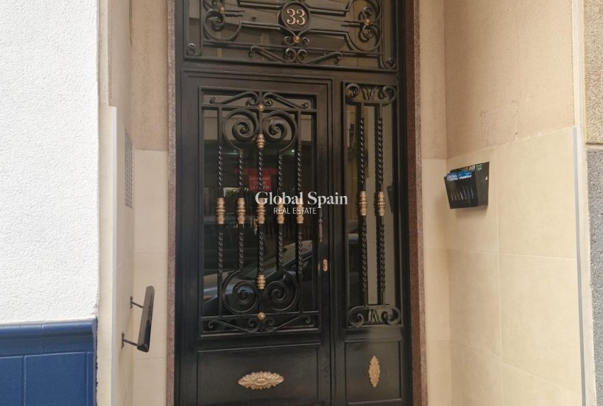 Venta - APARTAMENTO -
TORREVIEJA - Playa del Cura