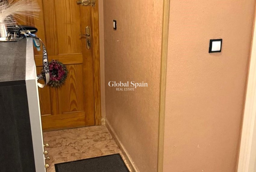 Venta - APARTAMENTO -
TORREVIEJA - Playa del Cura