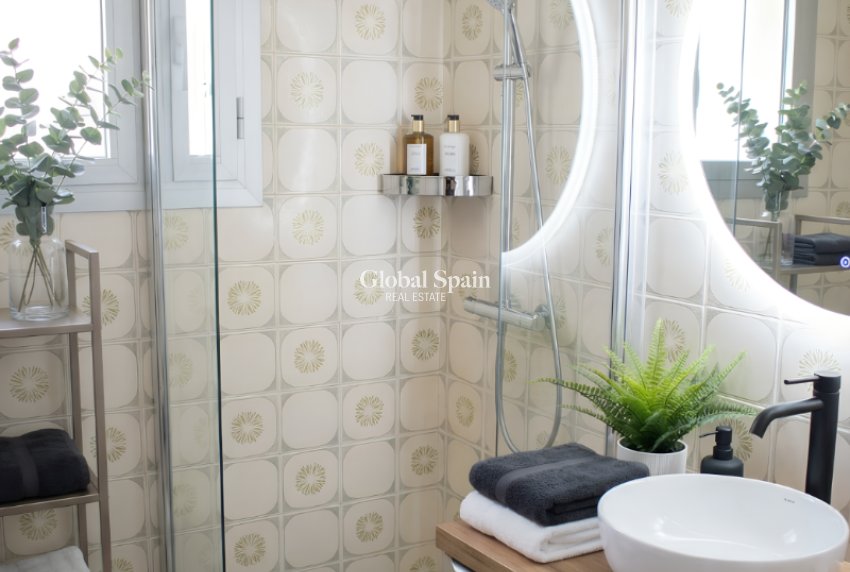 Venta - APARTAMENTO -
TORREVIEJA - Playa del Cura