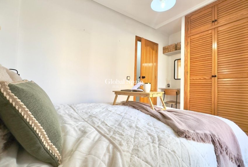 Venta - APARTAMENTO -
TORREVIEJA - Playa del Cura