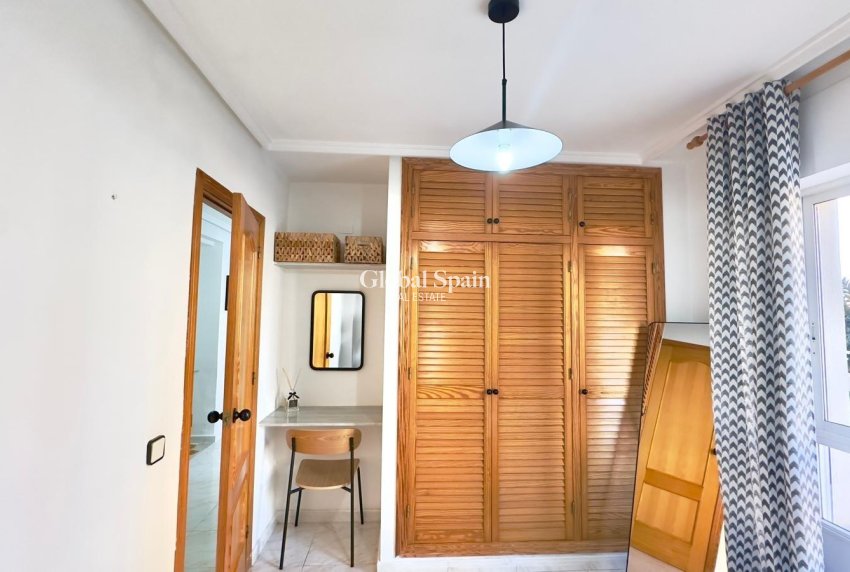 Venta - APARTAMENTO -
TORREVIEJA - Playa del Cura