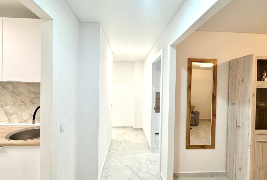 Venta - APARTAMENTO -
TORREVIEJA - Playa del Cura