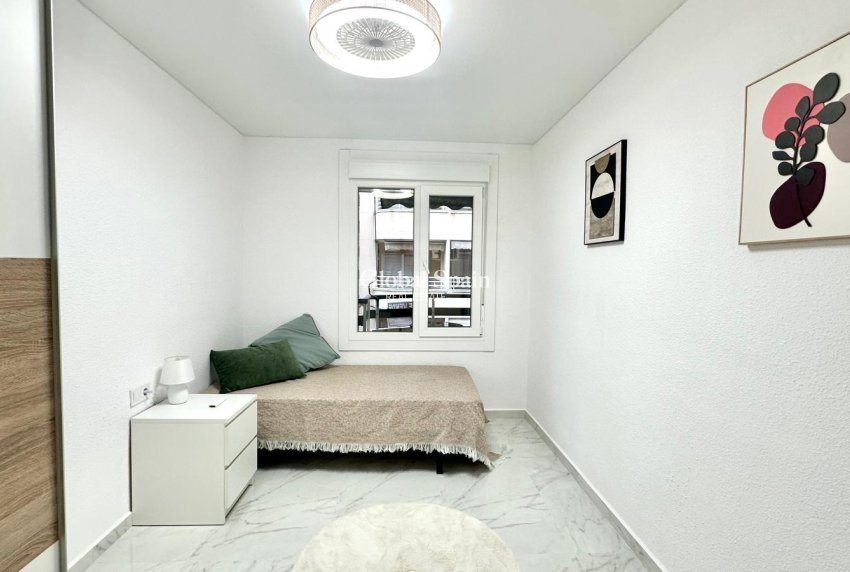 Venta - APARTAMENTO -
TORREVIEJA - Playa del Cura