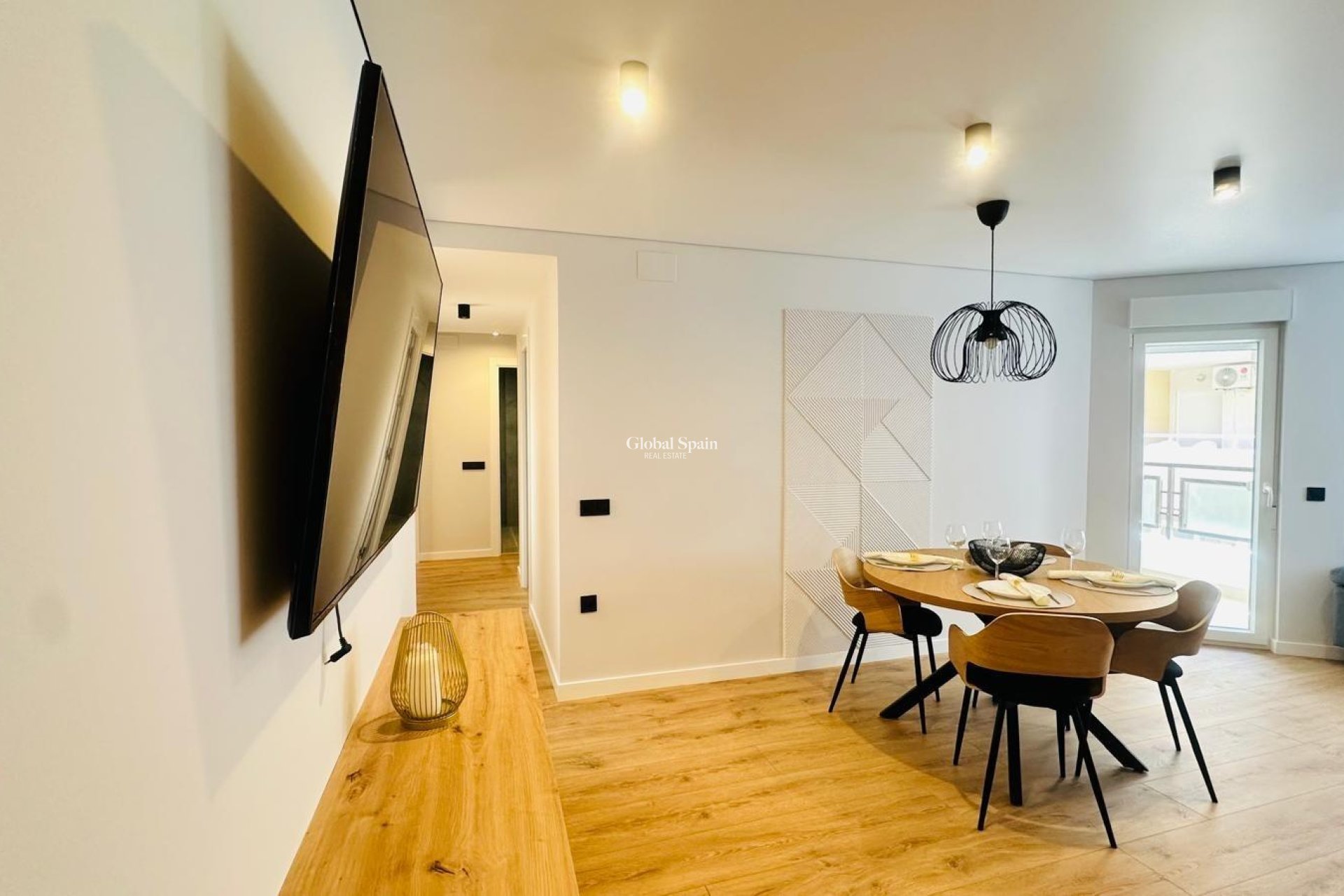 Venta - APARTAMENTO -
TORREVIEJA - Playa del Cura