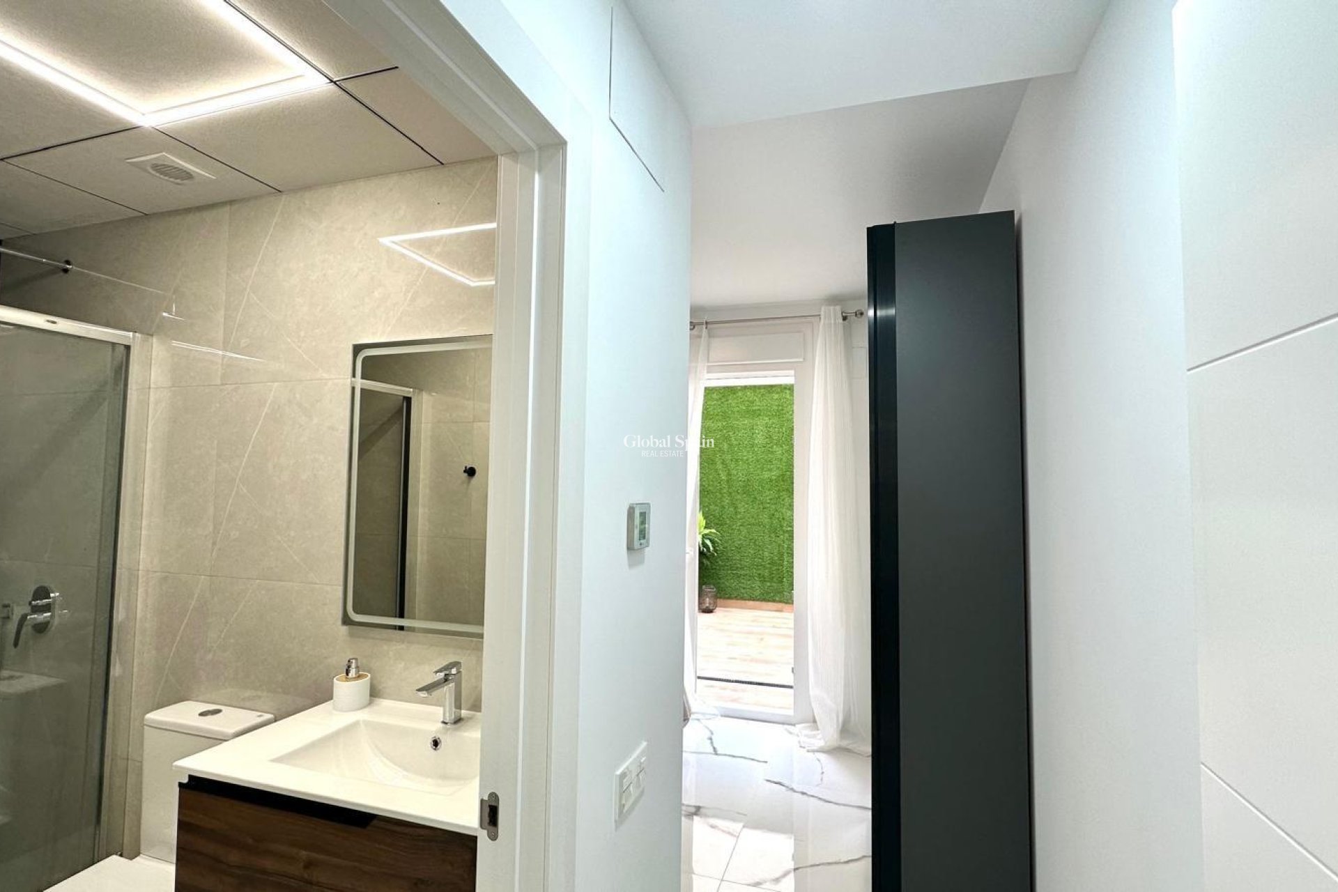 Venta - APARTAMENTO -
TORREVIEJA - Playa del Cura