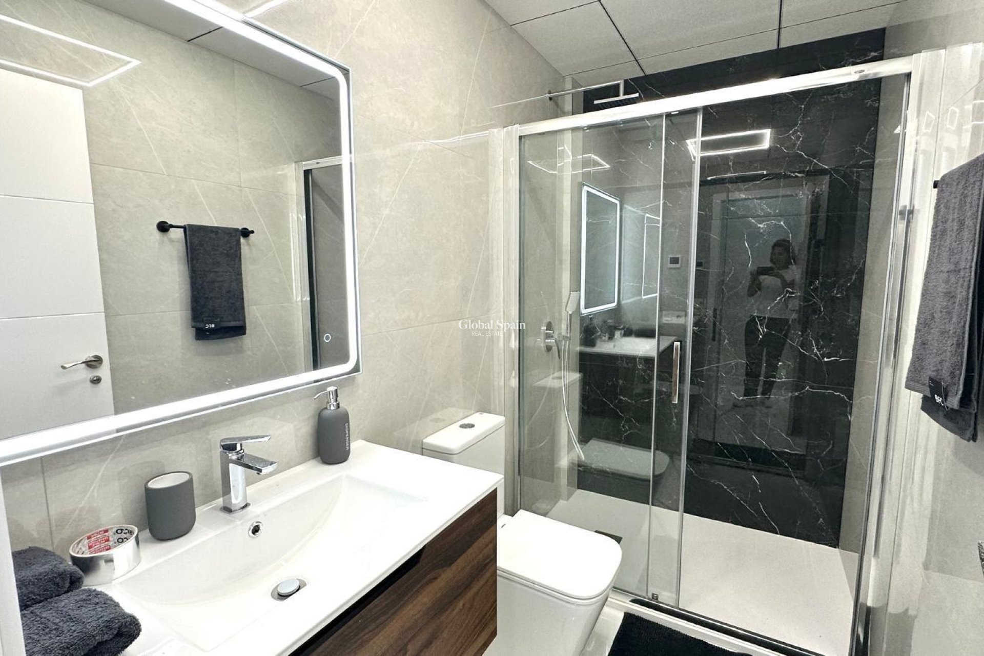 Venta - APARTAMENTO -
TORREVIEJA - Playa del Cura