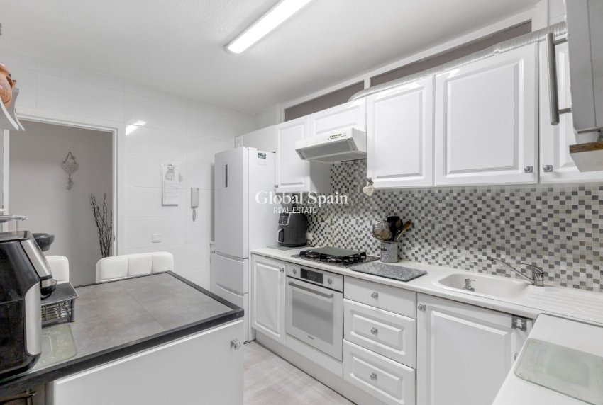 Venta - APARTAMENTO -
TORREVIEJA - Playa del Cura