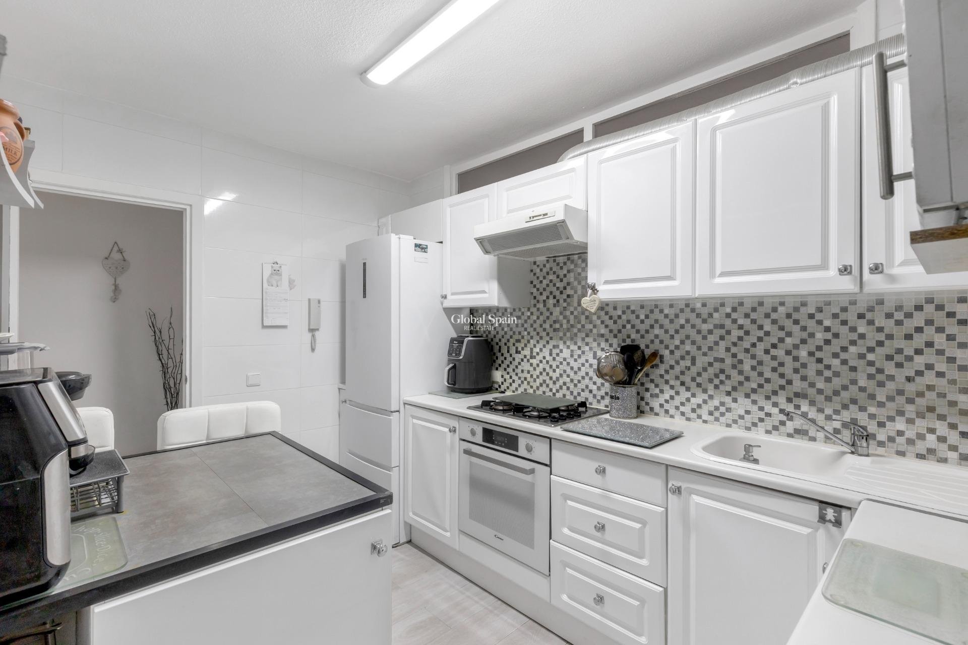 Venta - APARTAMENTO -
TORREVIEJA - Playa del Cura