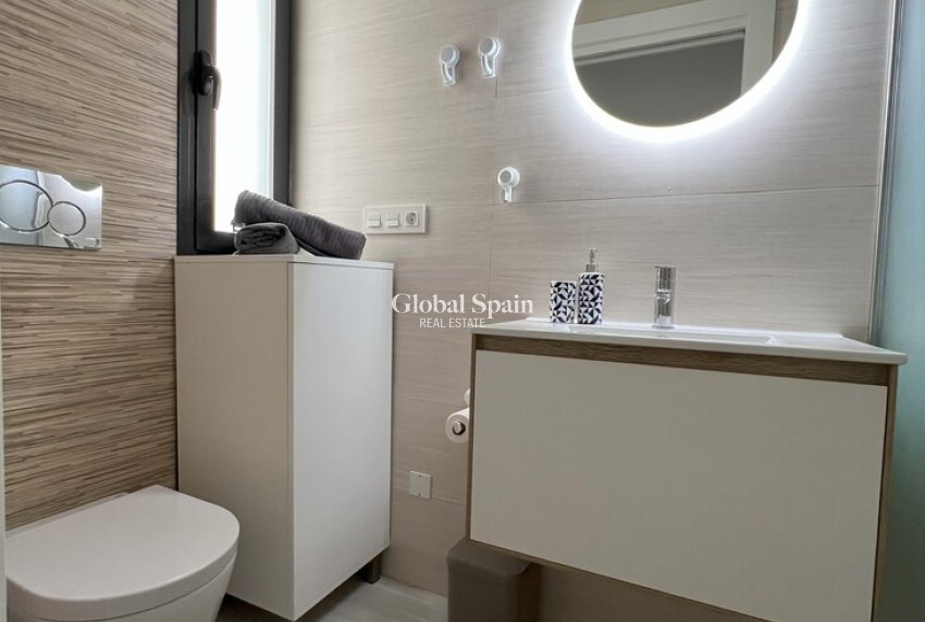 Venta - APARTAMENTO -
TORREVIEJA - Playa del Cura