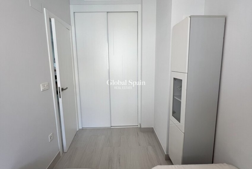 Venta - APARTAMENTO -
TORREVIEJA - Playa del Cura