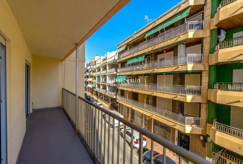 Venta - APARTAMENTO -
TORREVIEJA - Playa del Cura