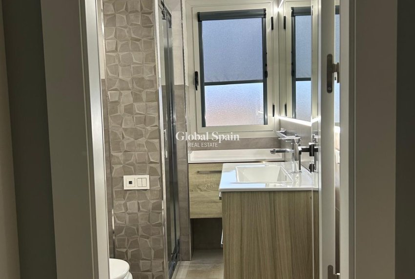 Venta - APARTAMENTO -
TORREVIEJA - Playa del Cura