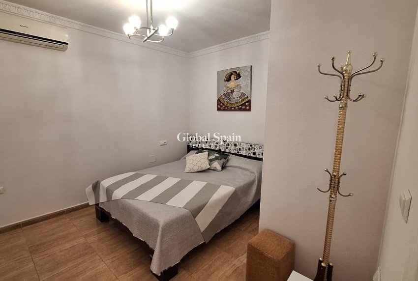 Venta - APARTAMENTO -
TORREVIEJA - Playa del Cura