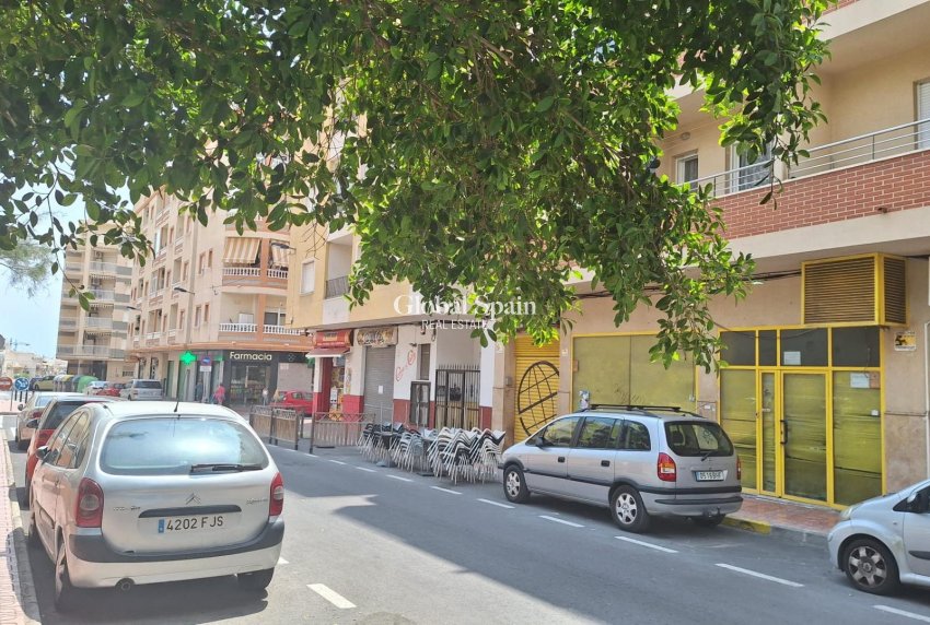 Venta - APARTAMENTO -
TORREVIEJA - Playa del Cura