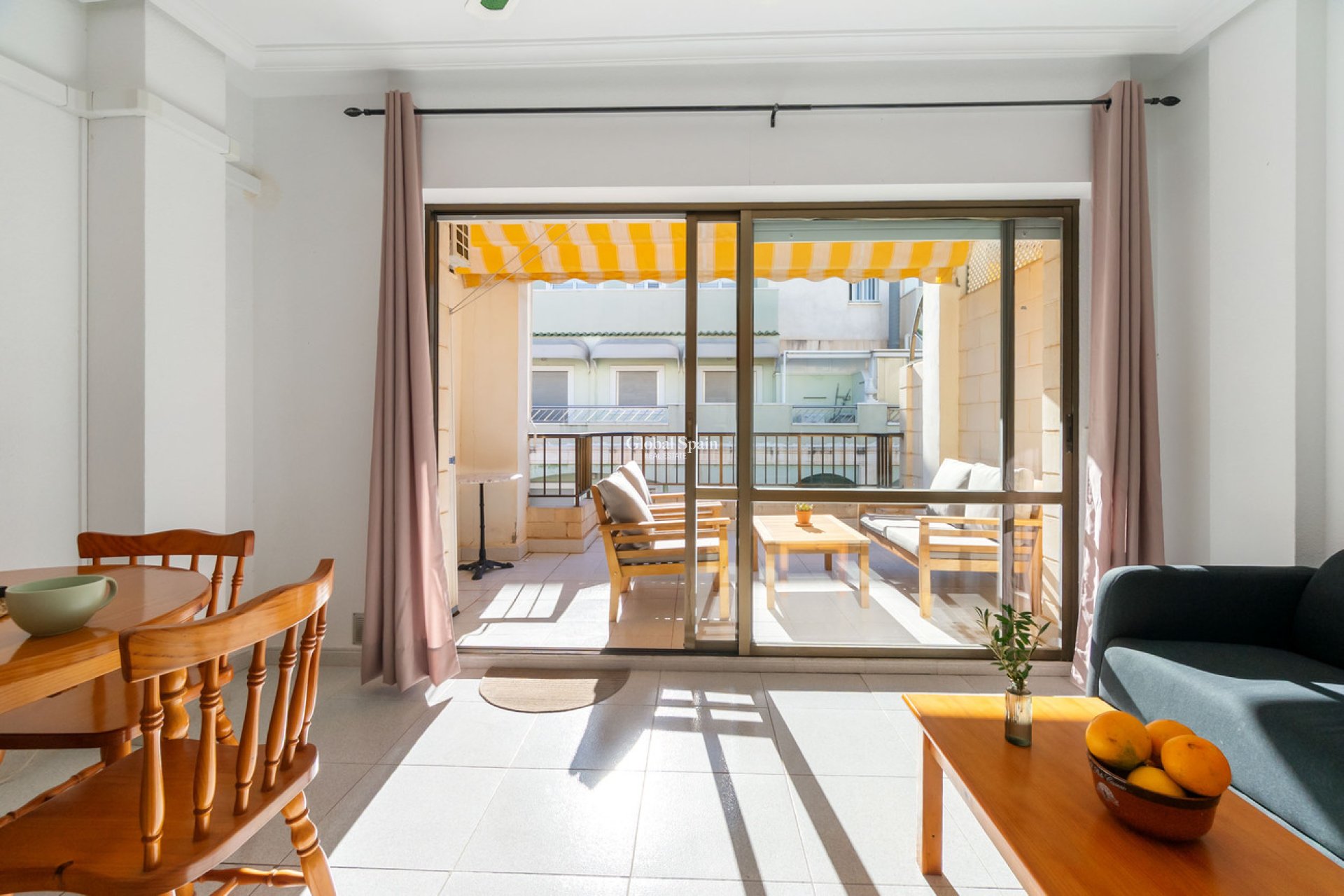 Venta - APARTAMENTO -
TORREVIEJA - Playa del Cura