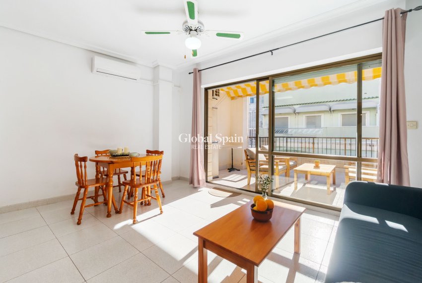 Venta - APARTAMENTO -
TORREVIEJA - Playa del Cura