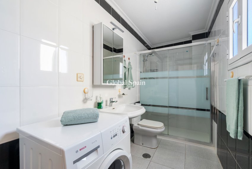 Venta - APARTAMENTO -
TORREVIEJA - Playa del Cura